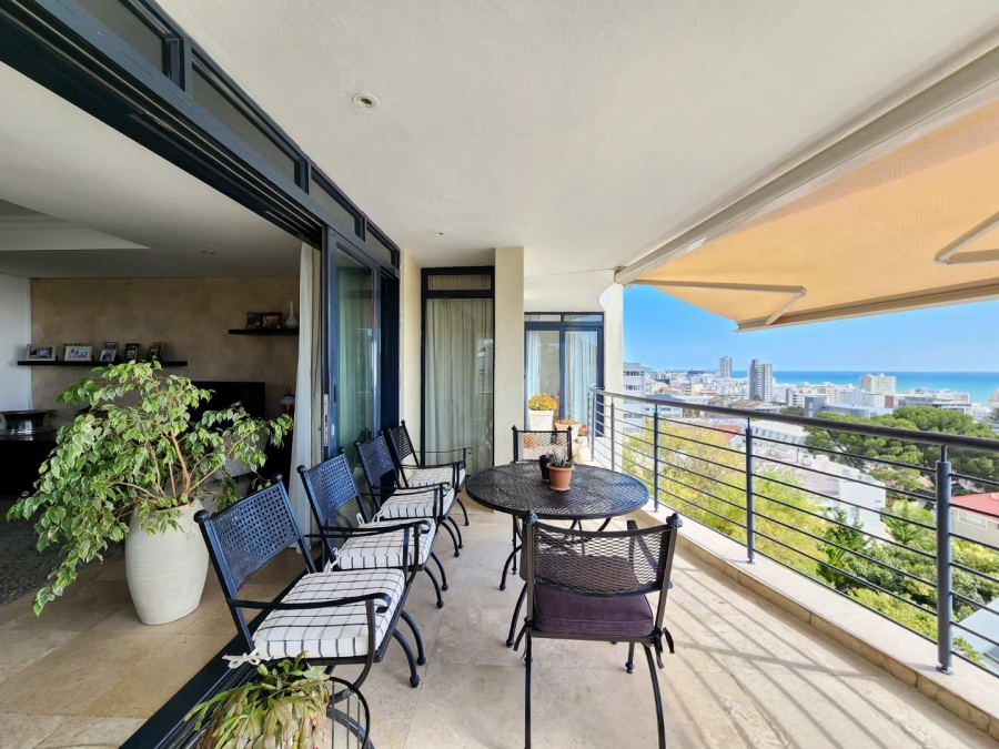 3 Bedroom Property for Sale in Sea Point Western Cape